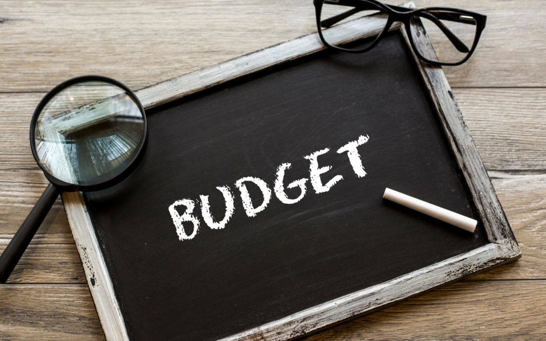 Every person should budget, personal budget with a financial planner
